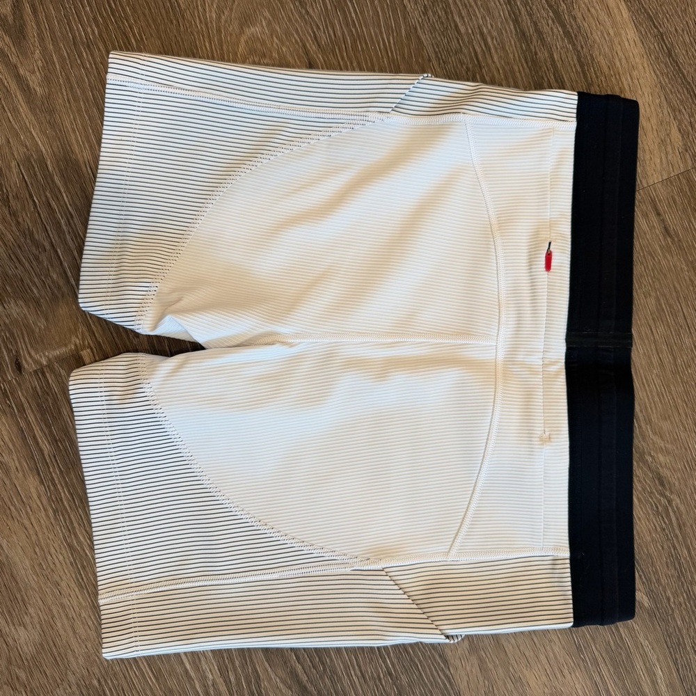 Bandit x Asics Women's Cadence Stripe 5" Compression Shorts - Picture 4 of 4